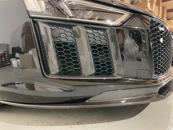 AUDI R8 V10 GEN 2 CARBON FIBRE SIDE GRILLES - Image 2