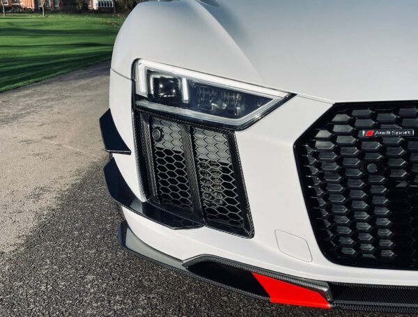 AUDI R8 V10 GEN 2 CARBON FIBRE SIDE GRILLES - Image 3