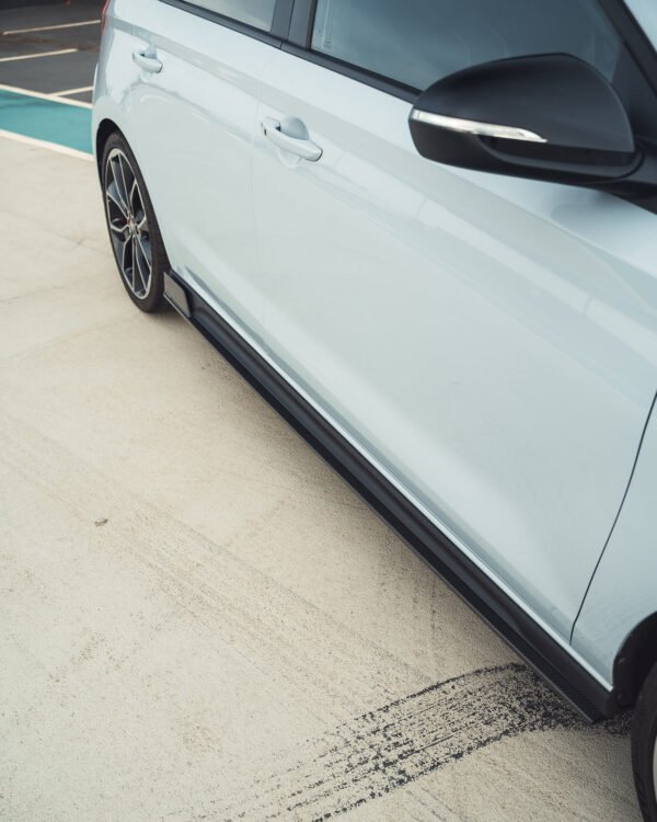 HYUNDAI i30N CARBON FIBRE SIDE SKIRTS - CT DESIGN - Image 3